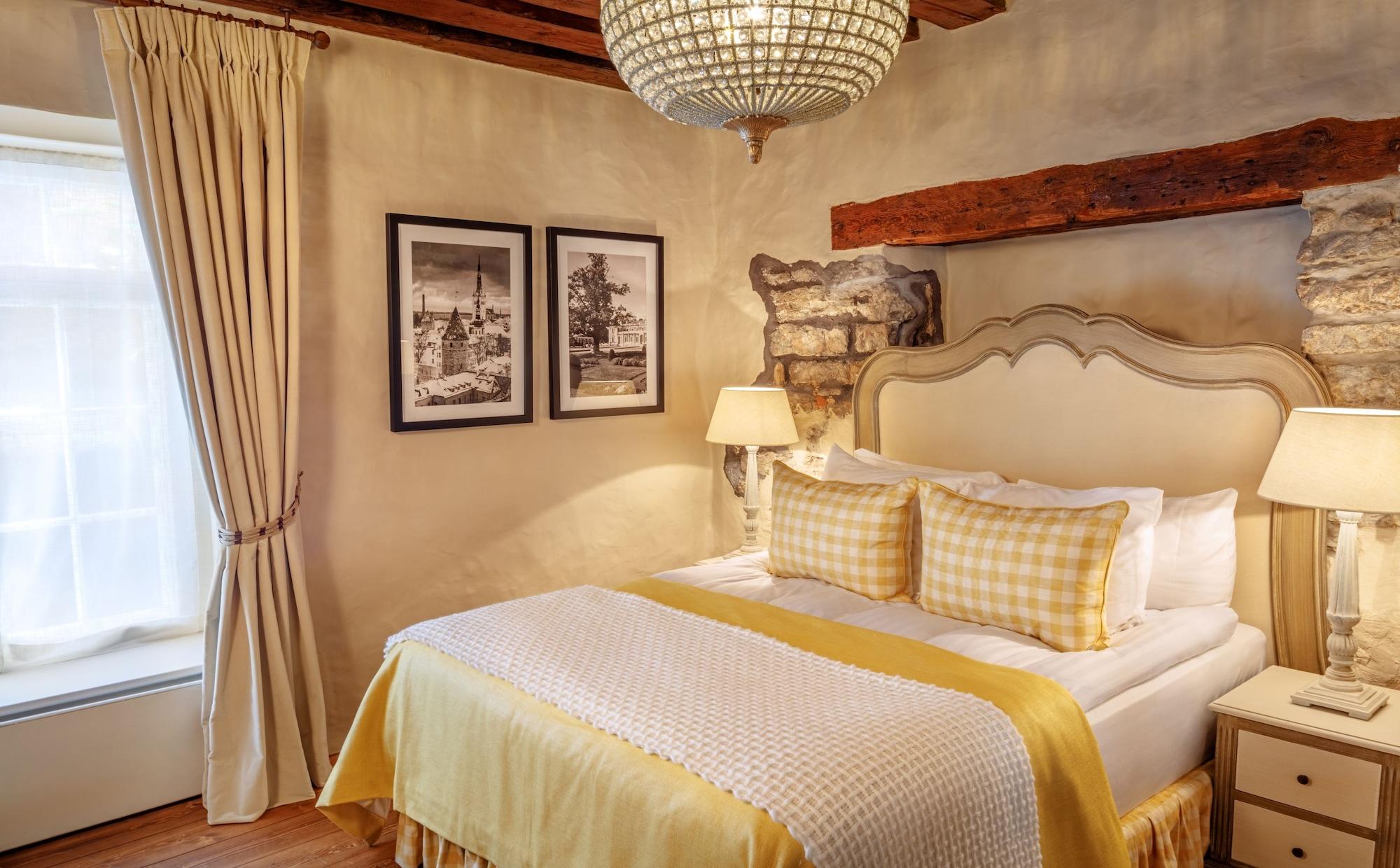 Schloessle Hotel - Small Luxury Hotels Of The World Tallin Exterior foto A room at the Hotel de la Ville
