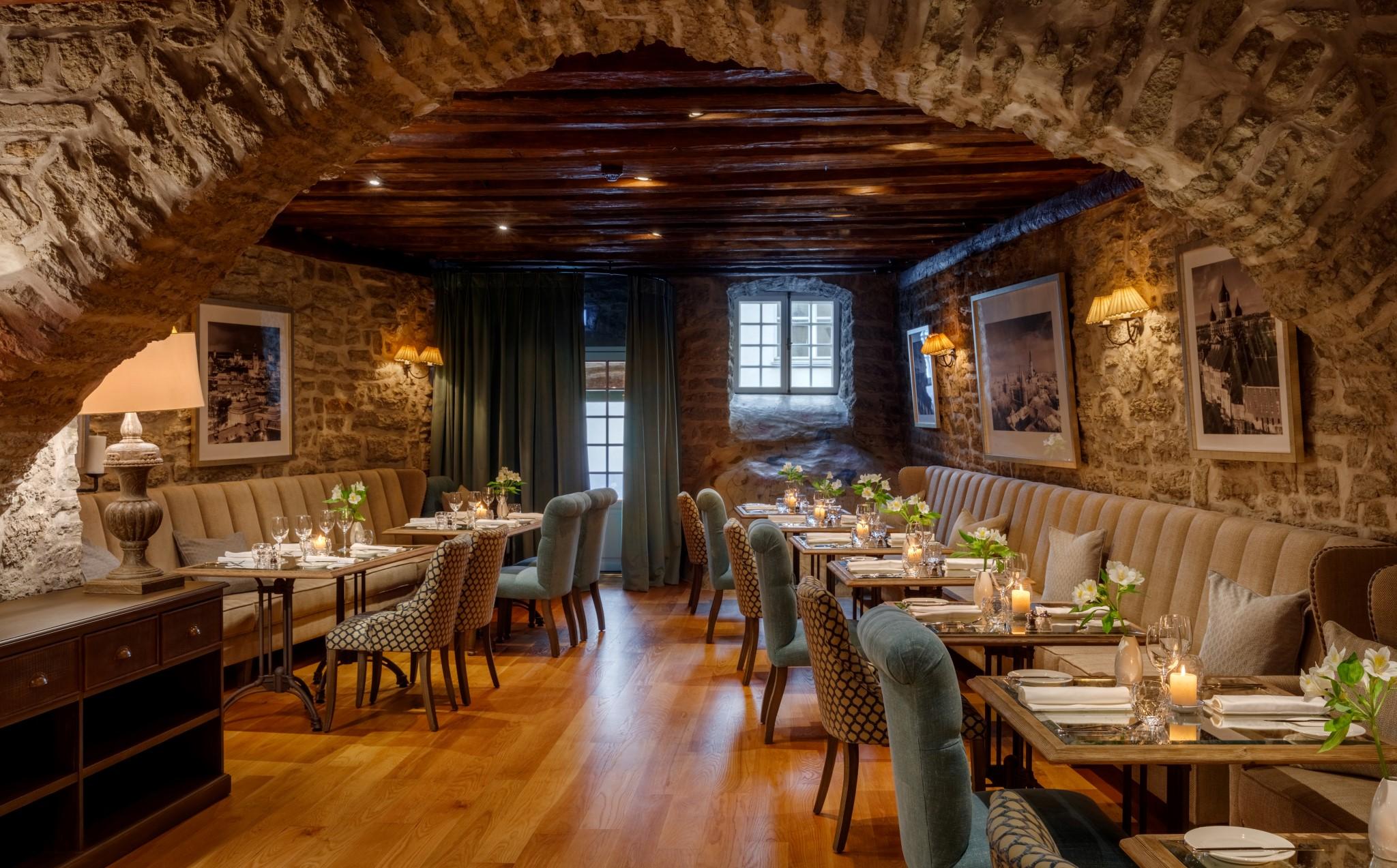 Schloessle Hotel - Small Luxury Hotels Of The World Tallin Exterior foto The restaurant at The Ivy, Ludlow