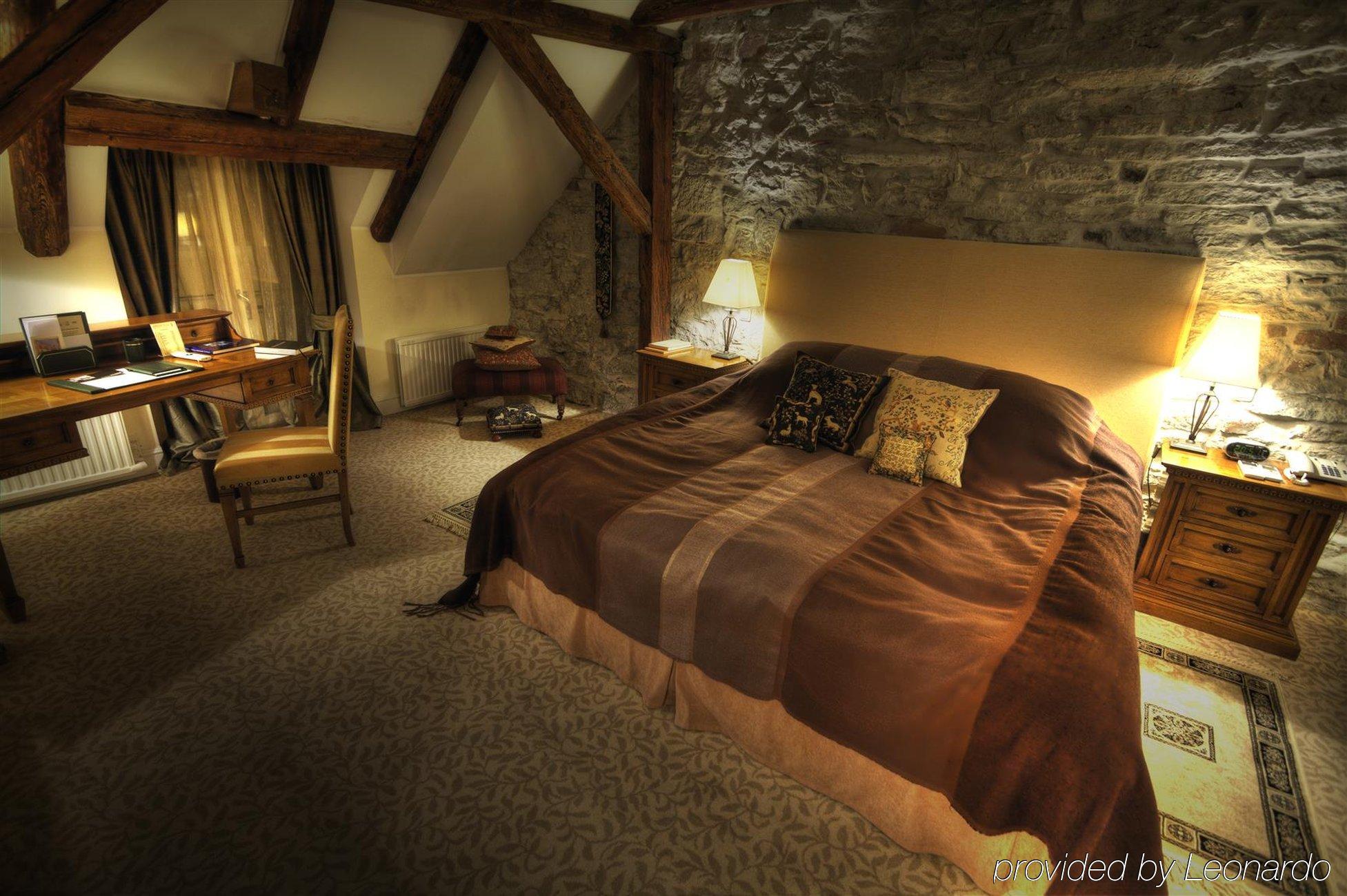 Schloessle Hotel - Small Luxury Hotels Of The World Tallin Habitación foto A bedroom