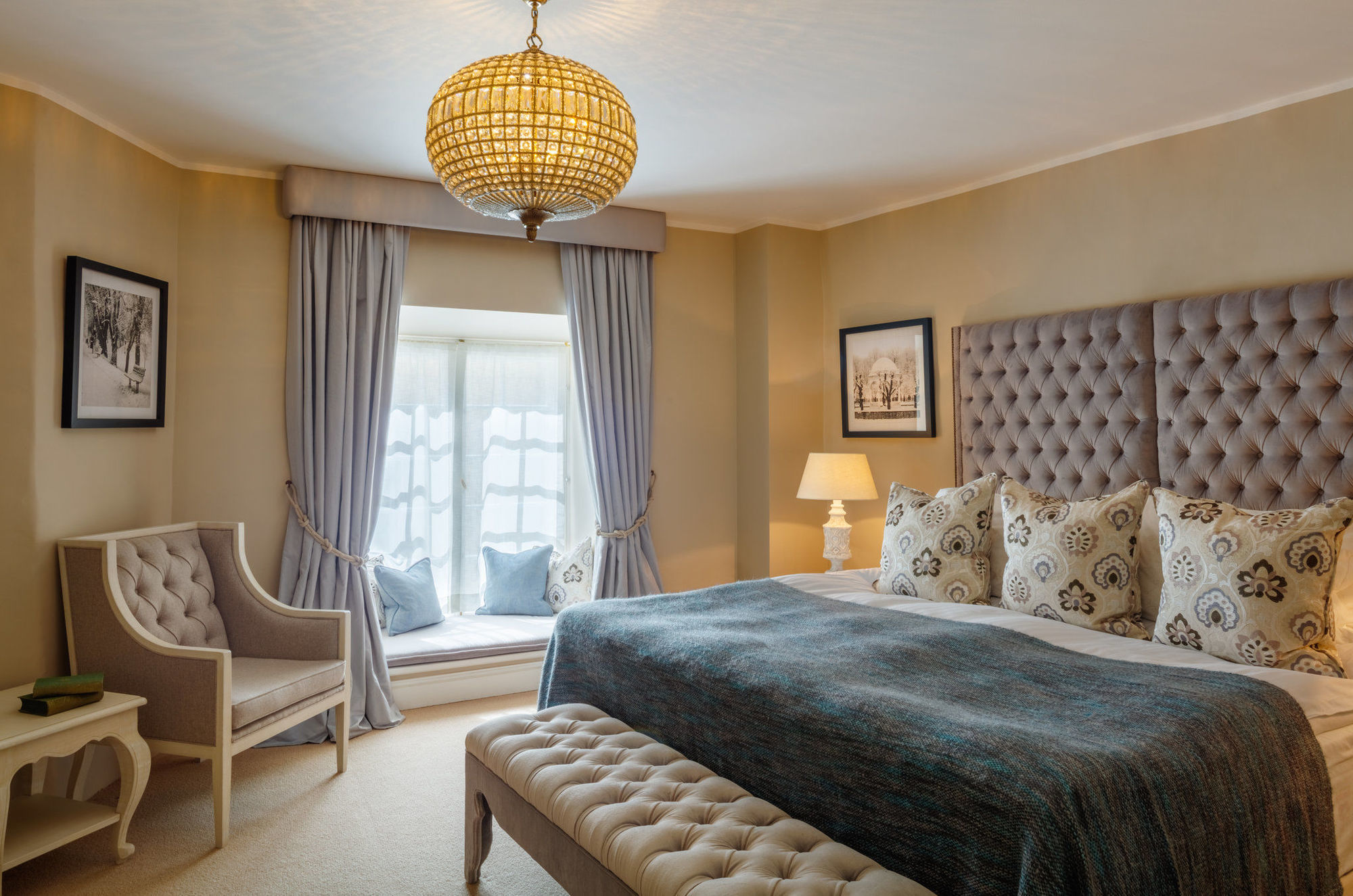 Schloessle Hotel - Small Luxury Hotels Of The World Tallin Exterior foto A bedroom at the hotel
