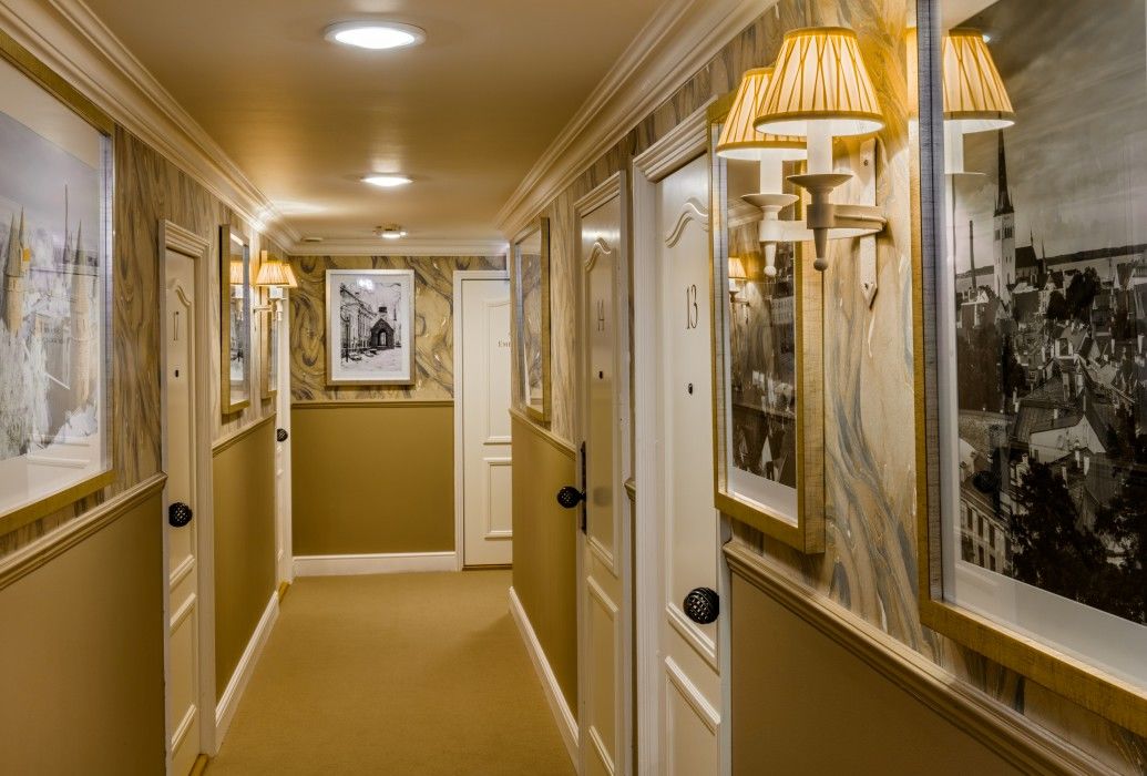 Schloessle Hotel - Small Luxury Hotels Of The World Tallin Exterior foto A corridor at the hotel