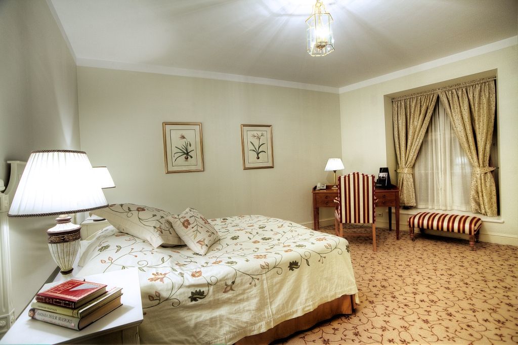 Schloessle Hotel - Small Luxury Hotels Of The World Tallin Exterior foto A bedroom